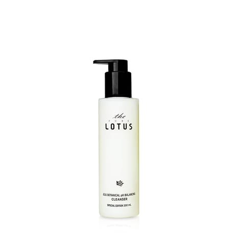 Jeju Botanical pH Balancing Cleanser - 200ml